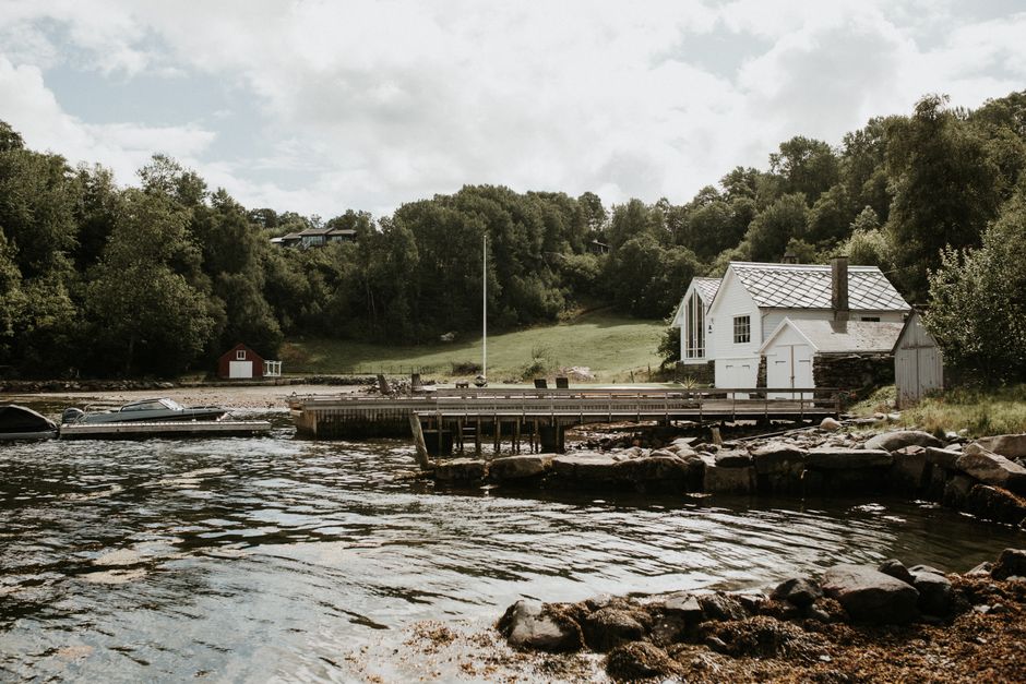 Scandinavische koelte in de zomer: Binnen- en buitendesign ideeën
